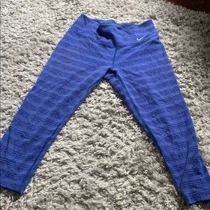 Nike women’s crop leggings